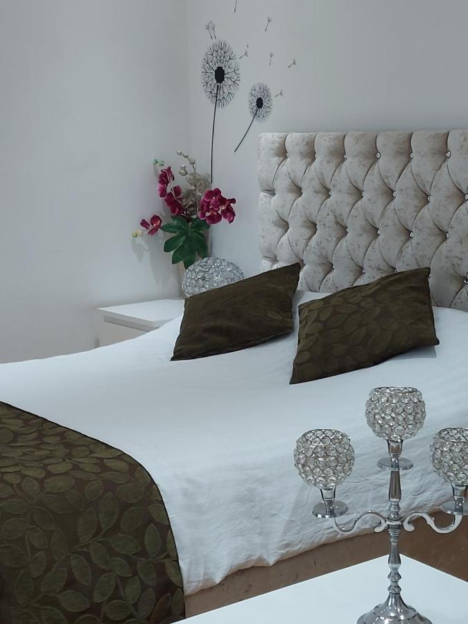 Lux Apartment In Gatwick 크롤리 외부 사진