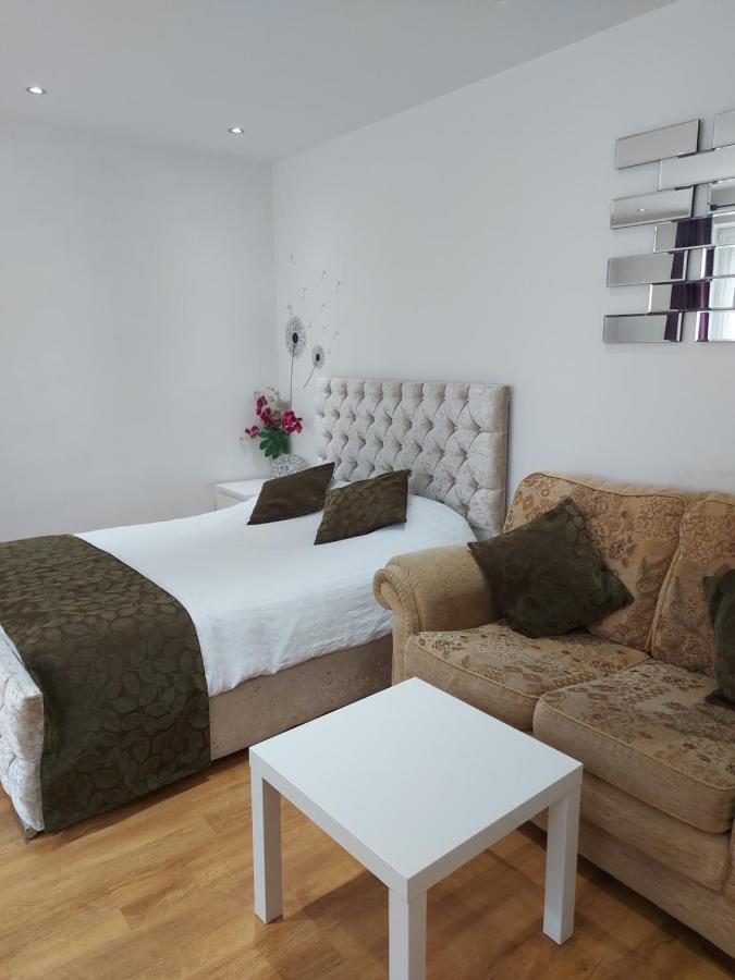Lux Apartment In Gatwick 크롤리 외부 사진