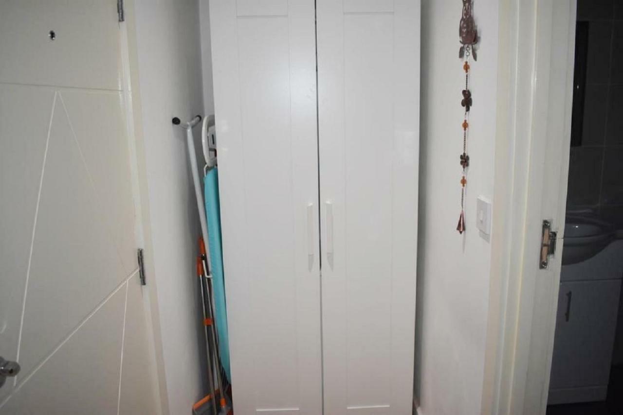 Lux Apartment In Gatwick 크롤리 외부 사진